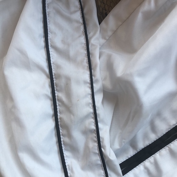 Windbreaker💨 - Picture 4 of 7